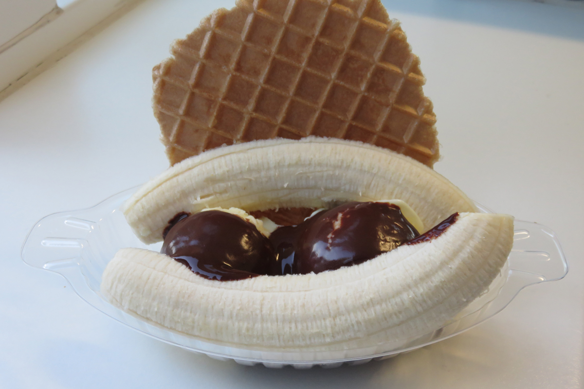Banana split ijs van Miekes IJs in Balen